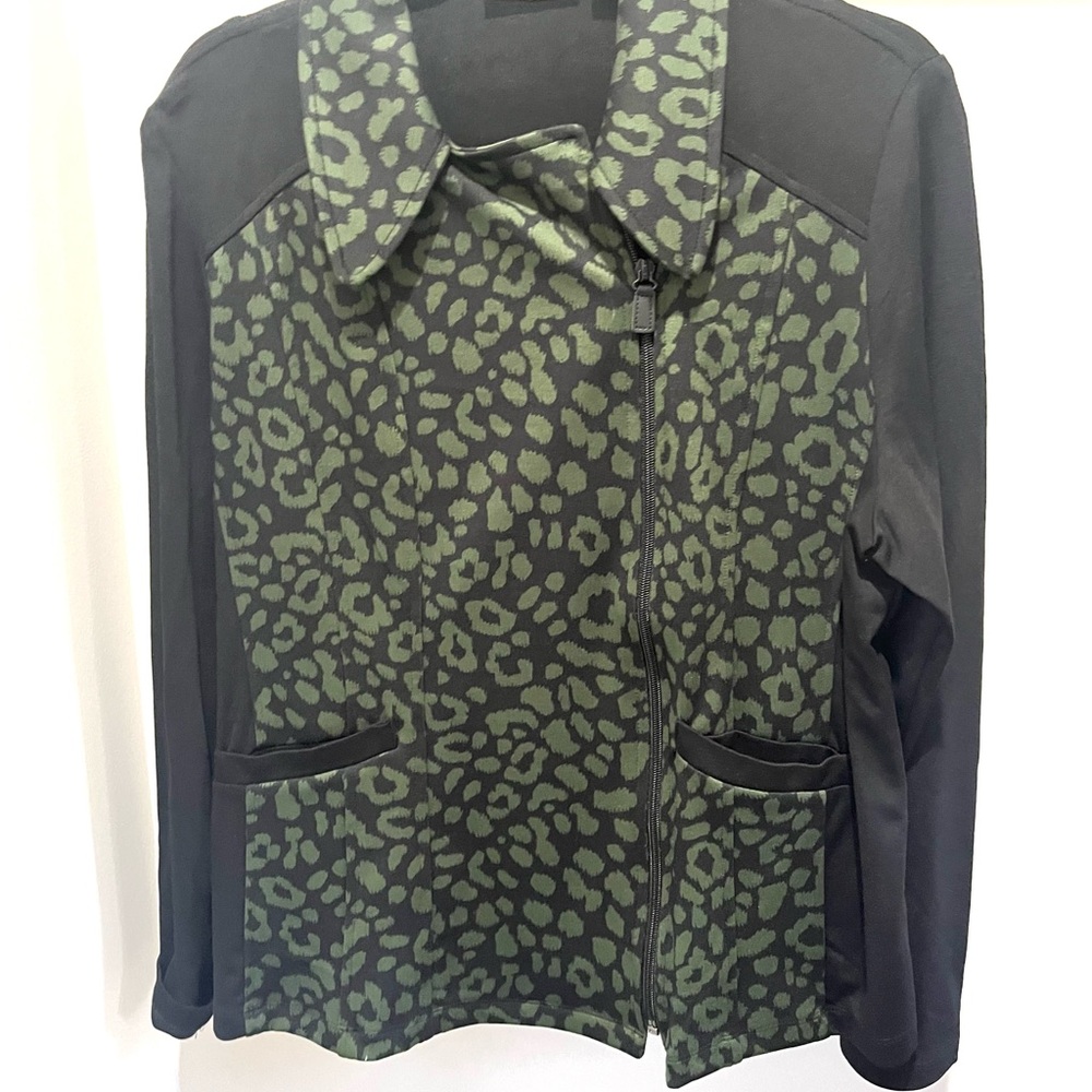 Susan Graver Black and Green Leopard Bomber Jacket Size Large